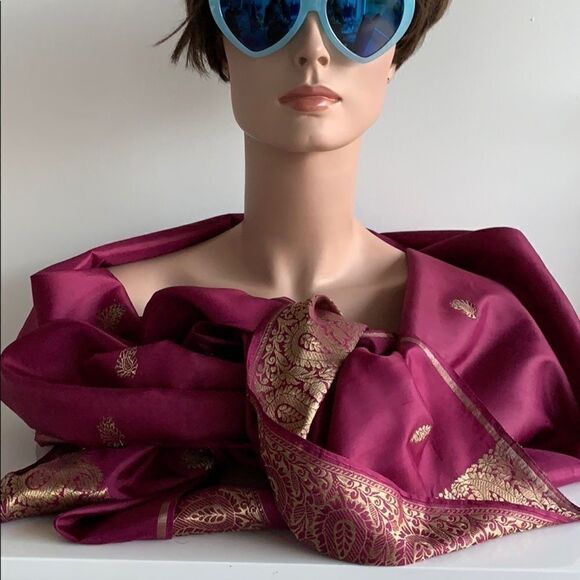 India gold embroidered purple silk shawl scarf - Picture 7 of 9